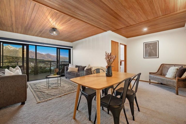 Photo of property in 7 Sunrise Lane, Queenstown, 9300