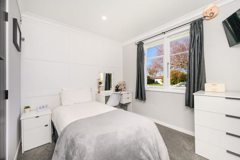 Photo of property in 33 Benmore Avenue, Cloverlea, Palmerston North, 4412