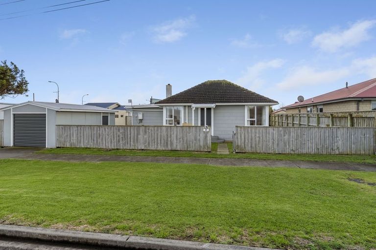 Photo of property in 30 Ihaia Road, Opunake, 4616