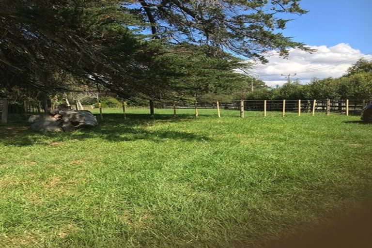 Photo of property in 301 Riverhead Road, Riverhead, Kumeu, 0892
