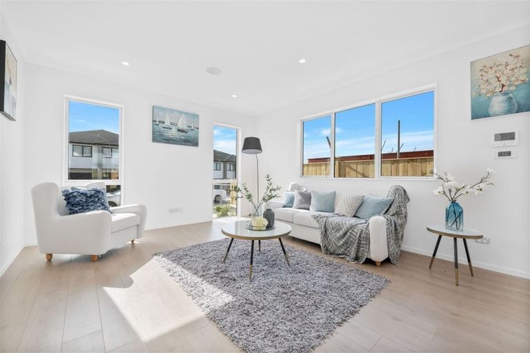 Photo of property in 13 Drumconnell Drive, Flat Bush, Auckland, 2019