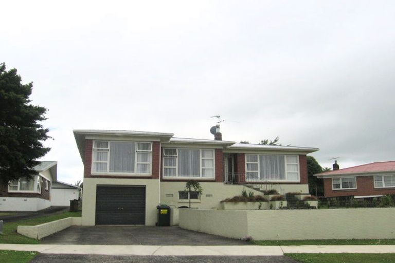 Photo of property in 15 Paterson Avenue, Pukekohe, 2120