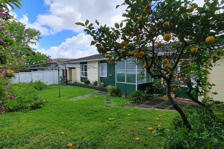 Photo of property in 107 Muir Avenue, Mangere Bridge, Auckland, 2022