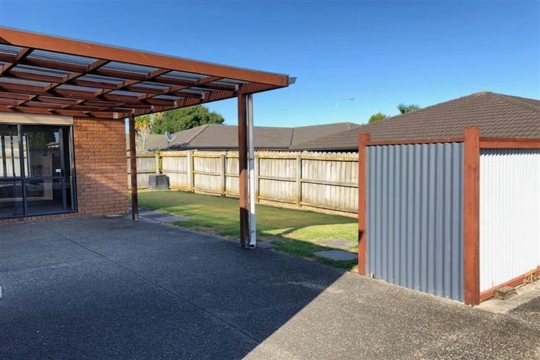 Photo of property in 15 Nier Place, East Tamaki Heights, Auckland, 2016