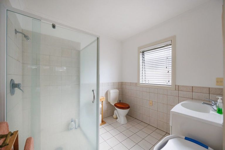 Photo of property in 27 Royal Oak Drive, Kelvin Grove, Palmerston North, 4414