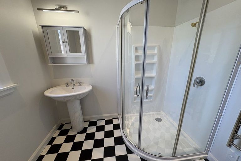 Photo of property in 61 Wellesley Road, Napier South, Napier, 4110