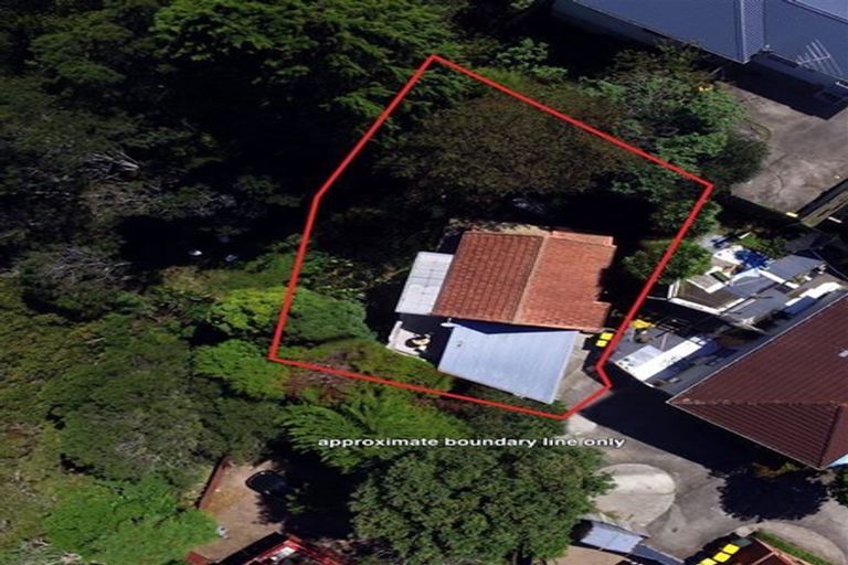 Photo of property in 24b Reid Road, New Lynn, Auckland, 0600