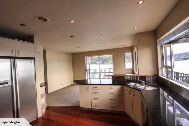 Photo of property in 18a Trevor Terrace, Paremata, Porirua, 5024