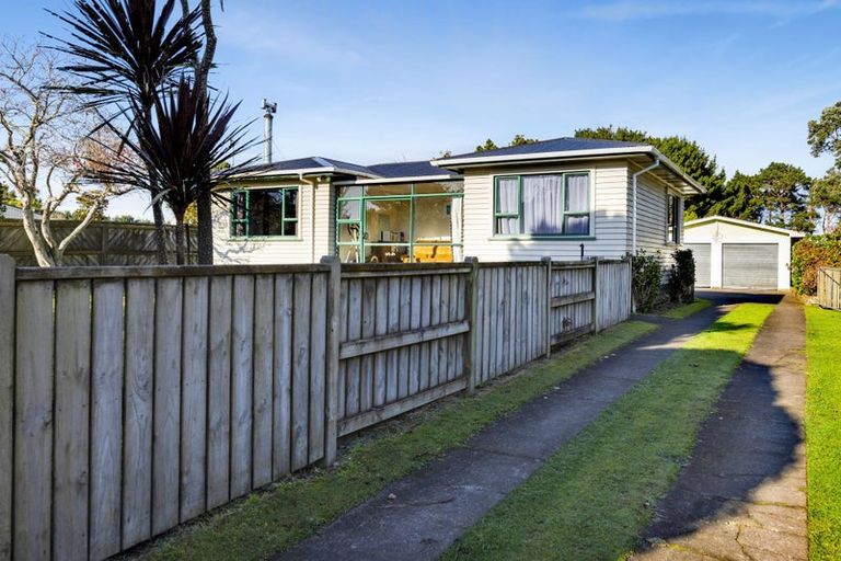 Photo of property in 351 South Road, Hawera, 4674