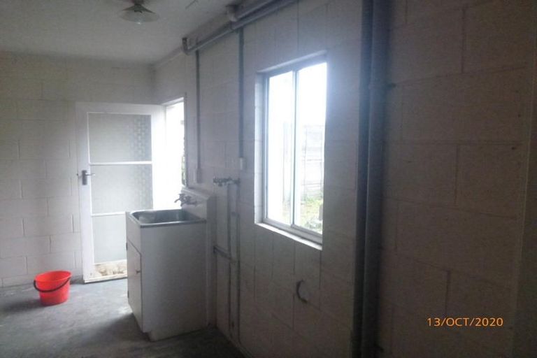 Photo of property in 1b/2 Divich Avenue, Te Atatu South, Auckland, 0610