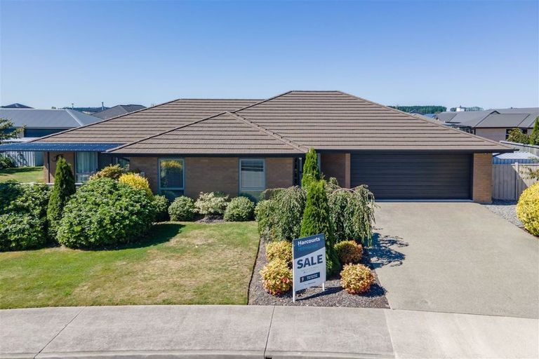 Photo of property in 18 Sincock Place, Kaiapoi, 7630