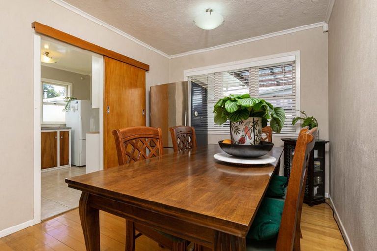 Photo of property in 13b Humphrey Kemp Avenue, Henderson, Auckland, 0612
