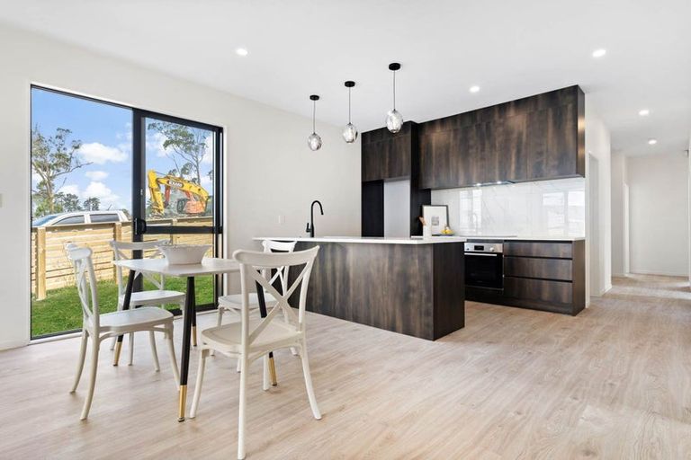 Photo of property in 32 Puhikawa Street, Massey, 0614