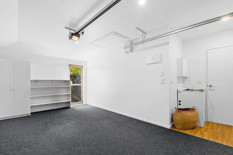 Photo of property in 31b Wilsons Road, Saint Martins, Christchurch, 8022