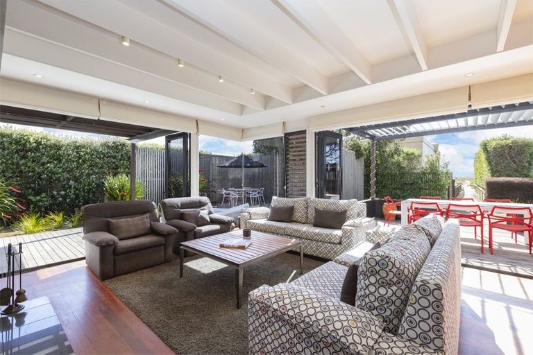 Photo of property in 32 The Southern Isle, Omaha, 0986