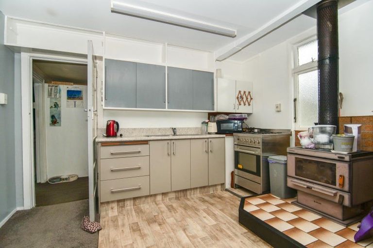 Photo of property in 22 Russell Street, Westport, 7825