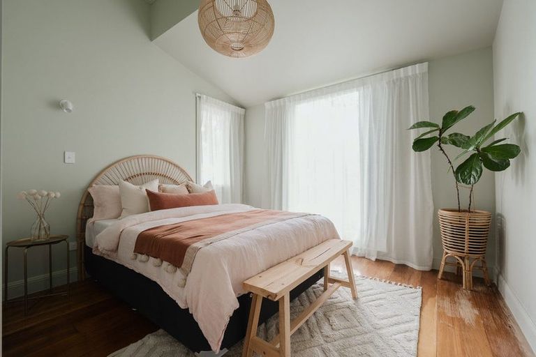 Photo of property in 5 Denholm Road, Hospital Hill, Napier, 4110
