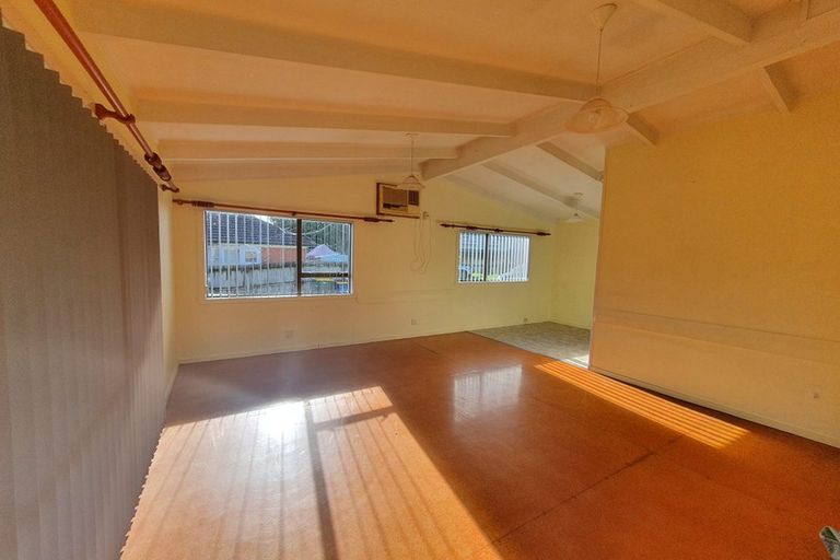 Photo of property in 4104 Great North Road, Glen Eden, Auckland, 0602