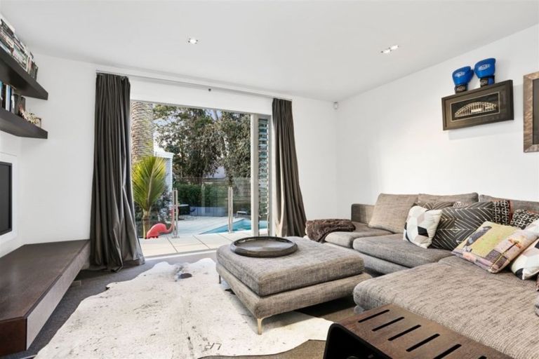 Photo of property in 107 Hinemoa Street, Birkenhead, Auckland, 0626