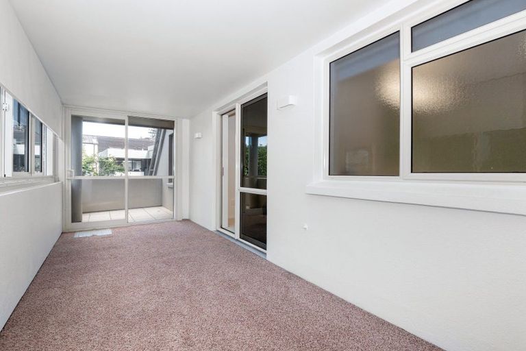 Photo of property in 28 The Mall, Mount Maunganui, 3116