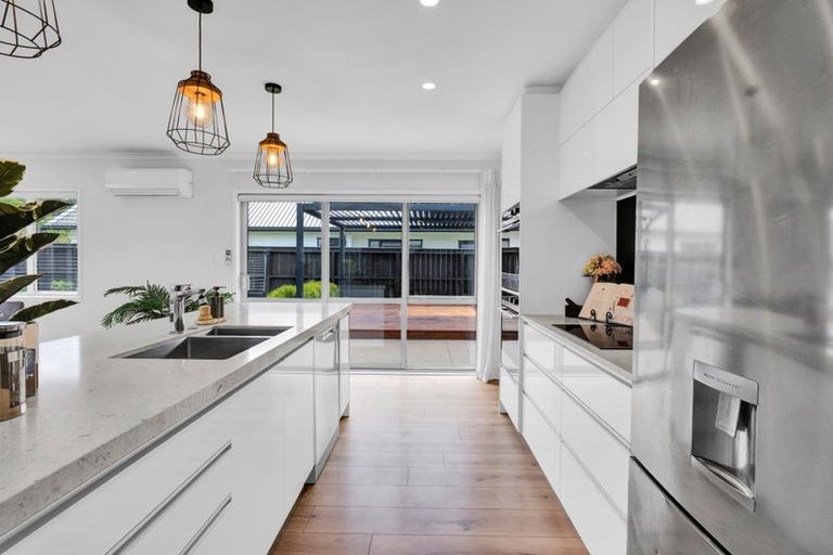 Photo of property in 13 Birdie Lane, Waiwhakaiho, New Plymouth, 4312