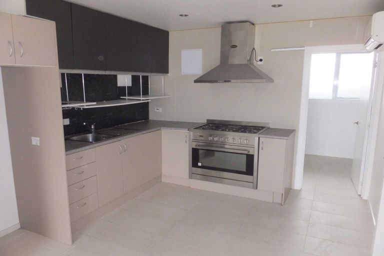 Photo of property in 330 Yaldhurst Road, Russley, Christchurch, 8042