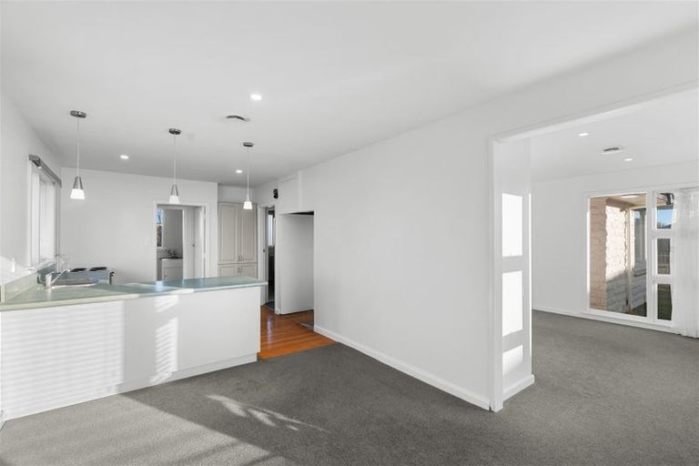 Photo of property in 32 Boston Avenue, Hornby, Christchurch, 8042