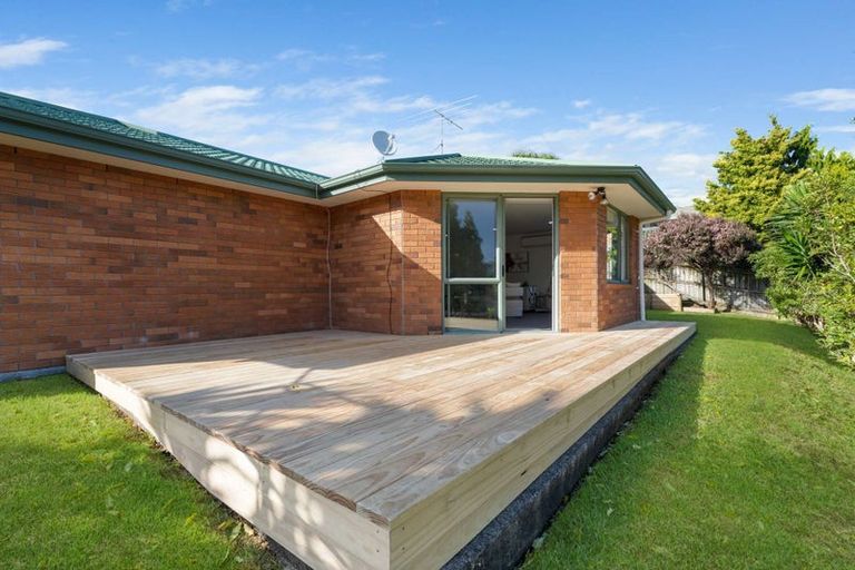 Photo of property in 36 Roy Maloney Drive, Henderson, Auckland, 0612