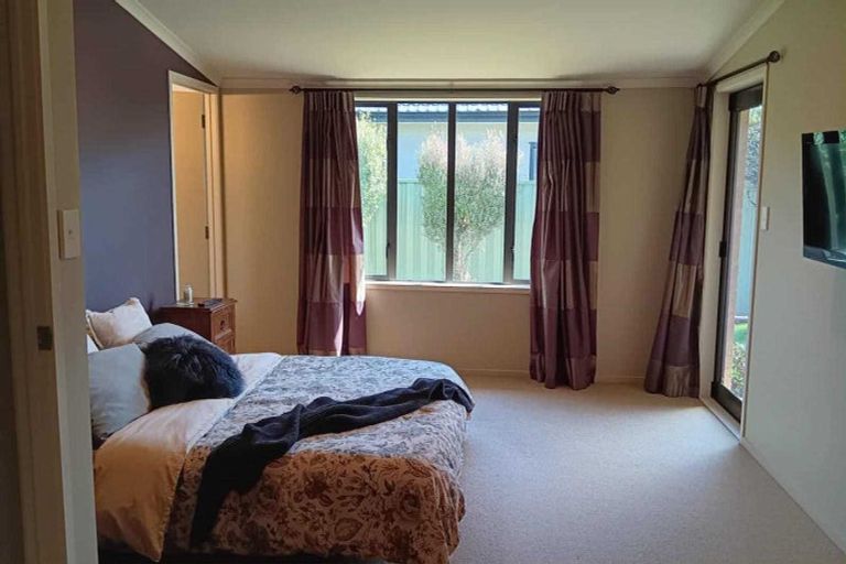 Photo of property in 24 Delta Mews Place, Clive, 4102