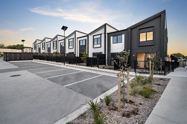 Photo of property in 1/4 Glenburn Road, Hobsonville, Auckland, 0616