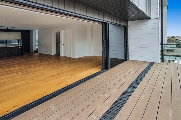 Photo of property in 11 Stockade View Lane, Howick, Auckland, 2014