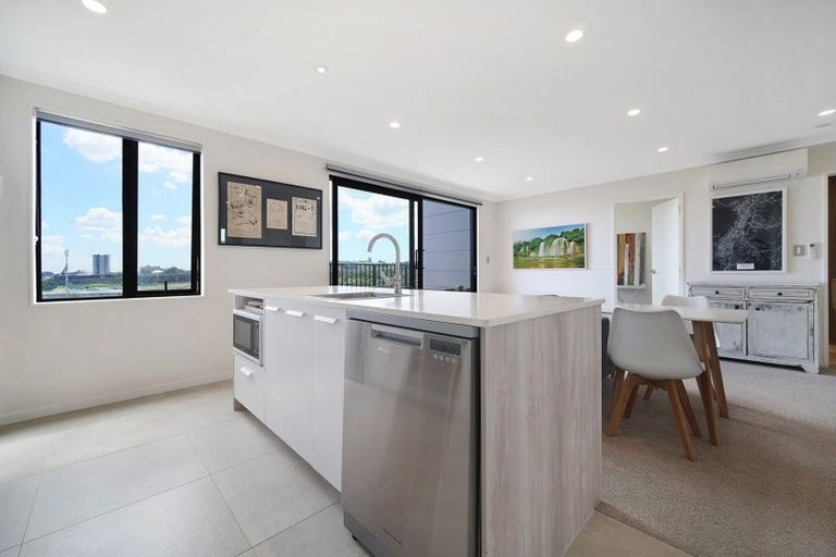 Photo of property in 4/1 Aperira Lane, Wiri, Auckland, 2104