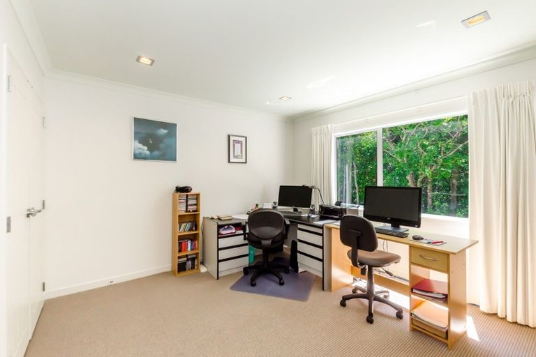 Photo of property in 13 Kakariki Grove, Waikanae, 5036