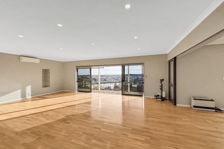 Photo of property in 24 Wairere Road, Bastia Hill, Whanganui, 4500