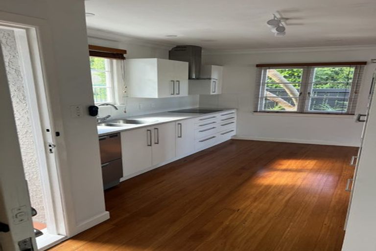 Photo of property in 1/25 Wolsley Avenue, Milford, Auckland, 0620