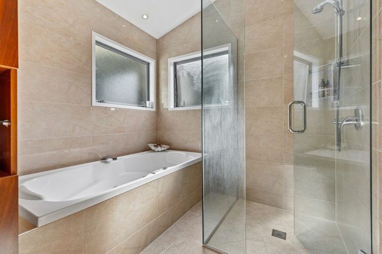 Photo of property in 1/24 Jellicoe Road, Murrays Bay, Auckland, 0630
