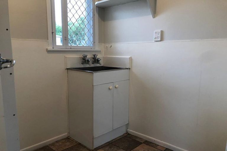 Photo of property in 58 Friedlanders Road, Manurewa, Auckland, 2102