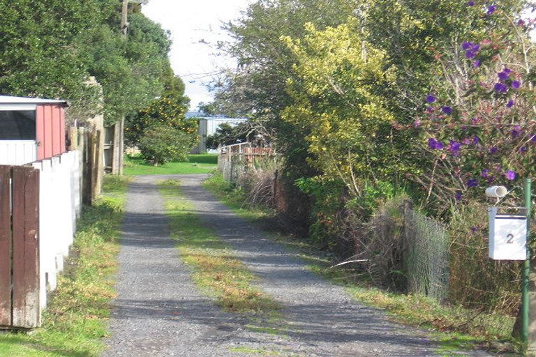 Photo of property in 2 Taipari Road, Te Atatu Peninsula, Auckland, 0610