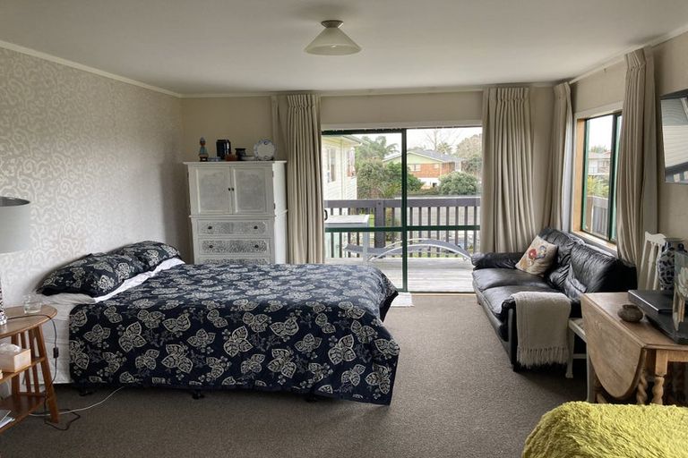 Photo of property in 166 Torkar Road, Clarks Beach, 2122