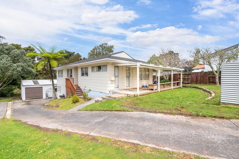 Photo of property in 24 Scarlock Avenue, Browns Bay, Auckland, 0630