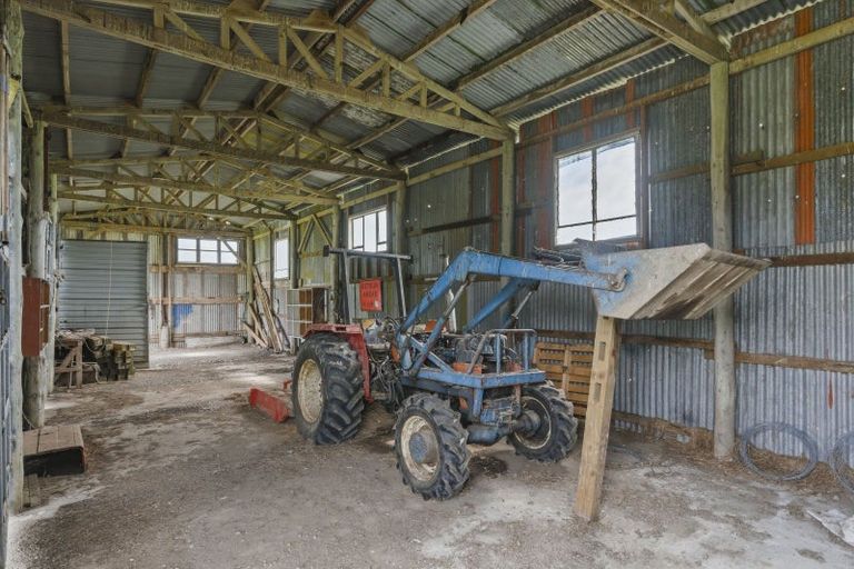 Photo of property in 225 Kuku Beach Road, Kuku, Levin, 5570