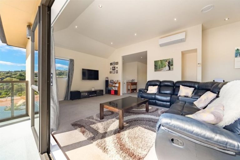 Photo of property in 47 Hawtrey Terrace, Churton Park, Wellington, 6037