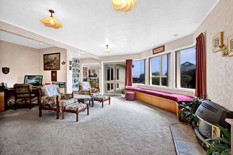 Photo of property in 16 Hunter Street, Hawera, 4610