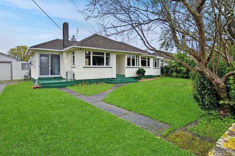 Photo of property in 11 Terrace Street, Marton, 4710