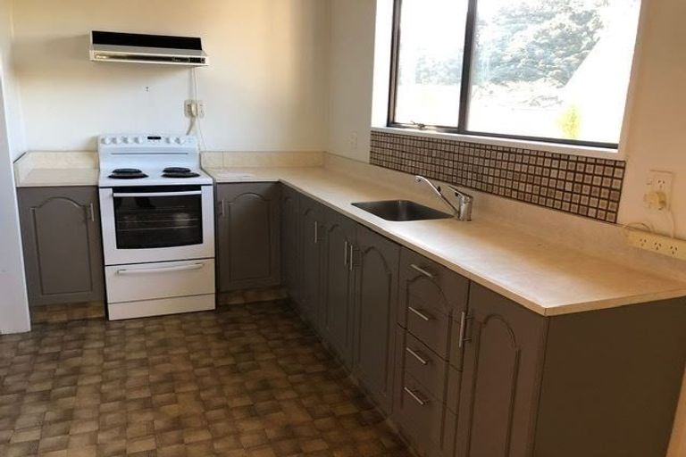 Photo of property in 10 Huia Street, Waikawa, Picton, 7220