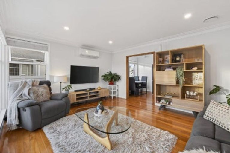 Photo of property in 14 Mangos Place, Pakuranga, Auckland, 2010