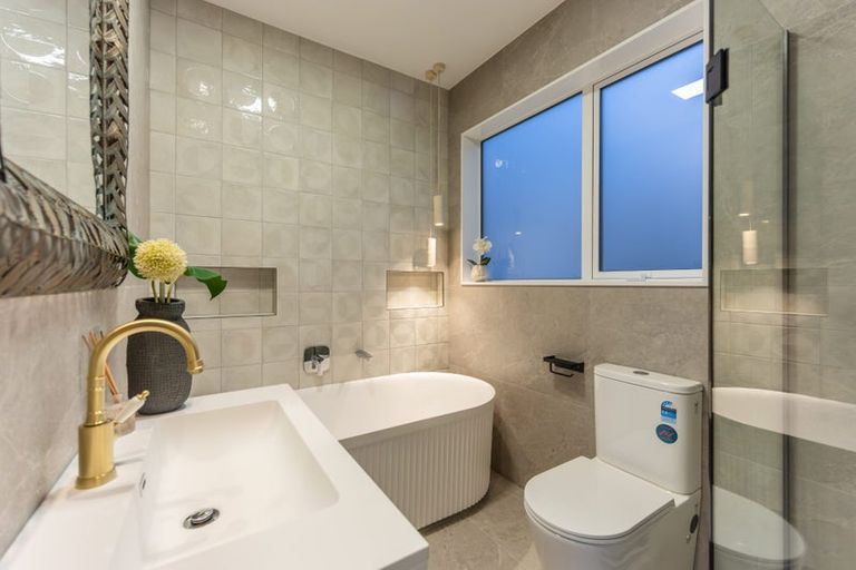 Photo of property in 29 Kaupeka Road, Orewa, 0931