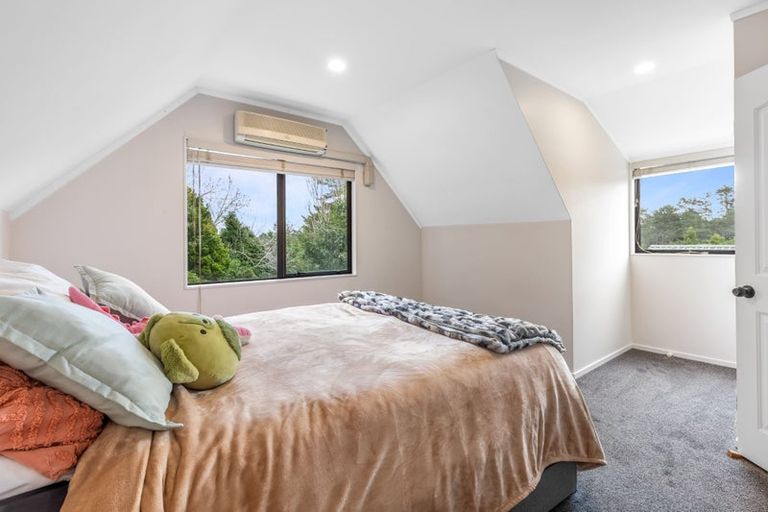 Photo of property in 1/1018 East Coast Road, Fairview Heights, Auckland, 0630