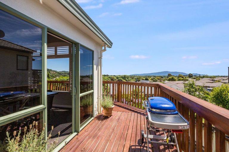 Photo of property in 56 Kakariki Grove, Waikanae, 5036