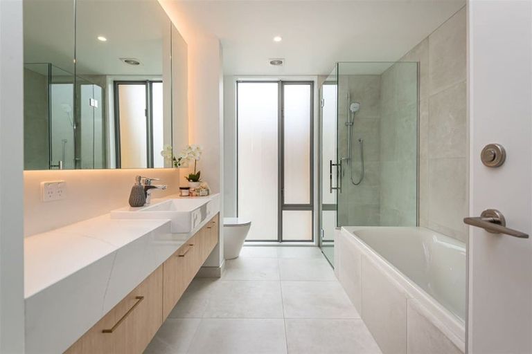 Photo of property in 1/40 Kilmarnock Street, Riccarton, Christchurch, 8011